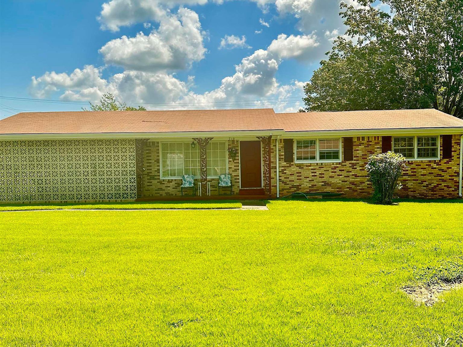 710 N High St Tuscumbia, AL 35674 - Thumbnail 2