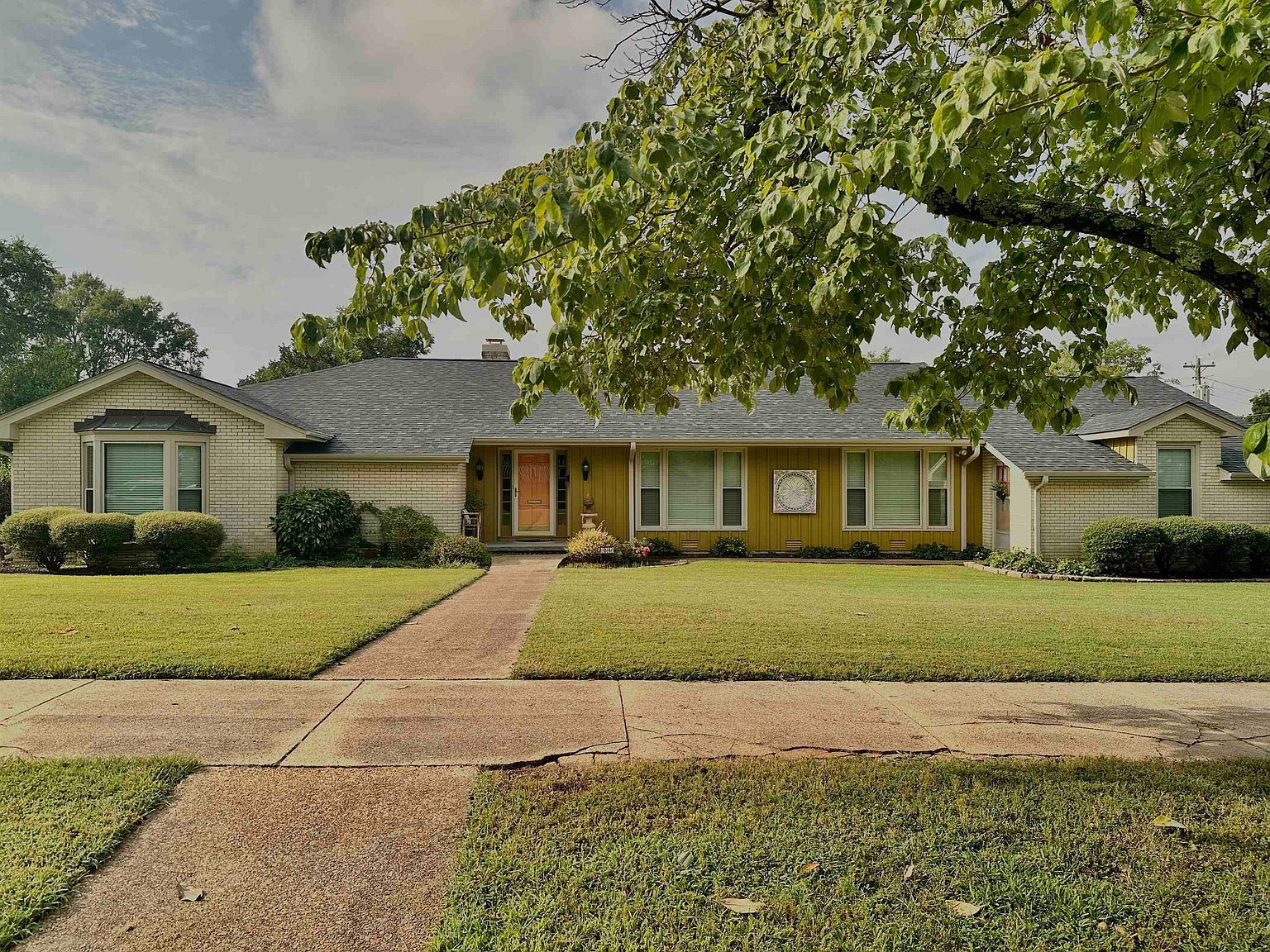 800 E 5th St Tuscumbia, AL 35674 - Thumbnail 2