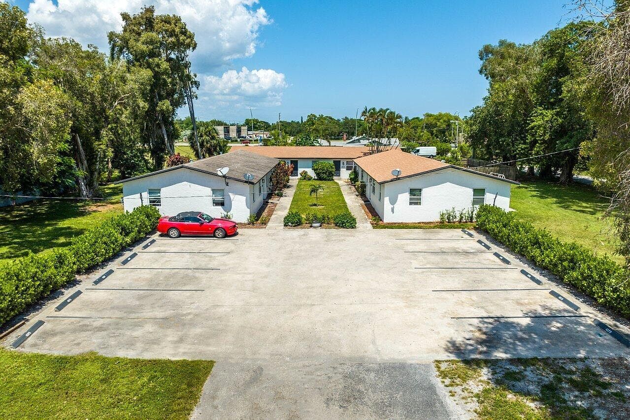 4063 Herbertz Rd Lake Worth, FL 33461 - Thumbnail 2