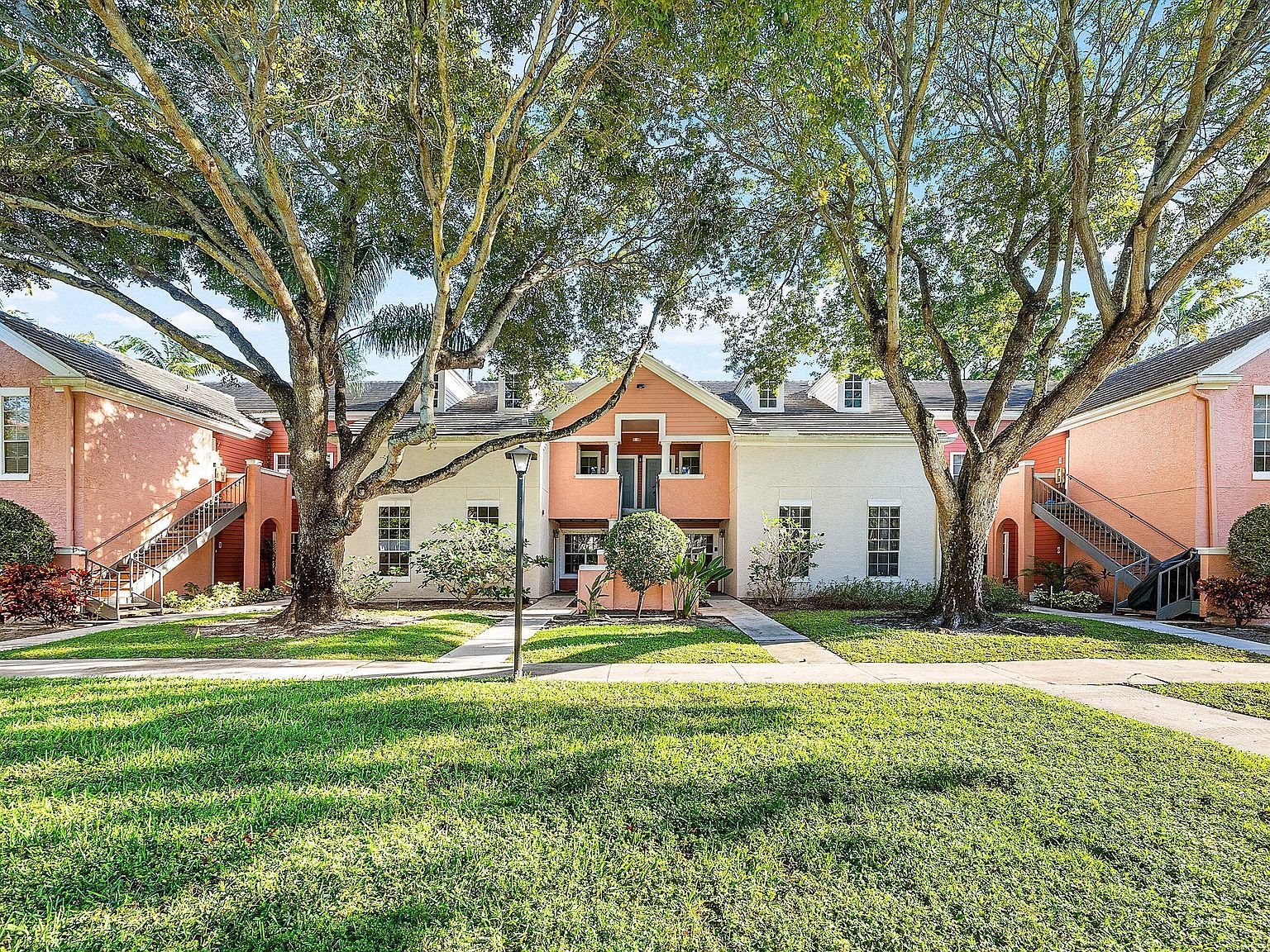 1001 Crystal Way APT M Delray Beach, FL 33444 - Thumbnail 2