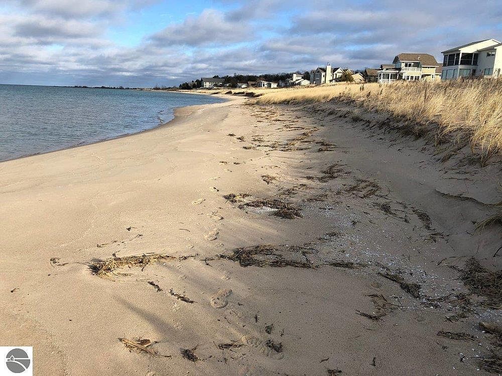 14619 N Cathead Bay Dr Northport, MI 49670 - Thumbnail 2