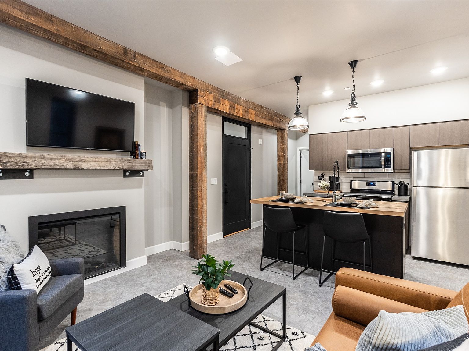 305 N Alaska St UNIT B Butte, MT 59701 - Thumbnail 2