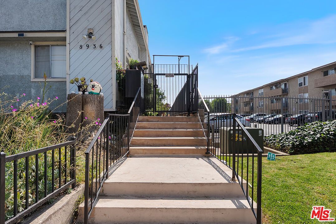 8936 Willis Ave Unit 11 Panorama City, CA 91402 - Thumbnail 2