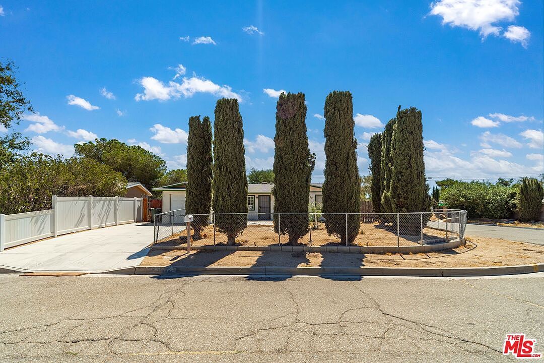 15872 Rexroth St Mojave, CA 93501 - Thumbnail 2