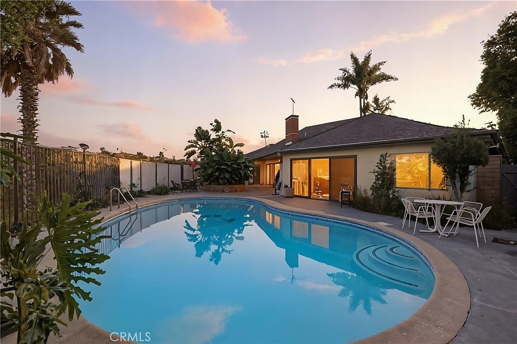 4400 Don Zarembo Dr Los Angeles, CA 90008 - Thumbnail 2