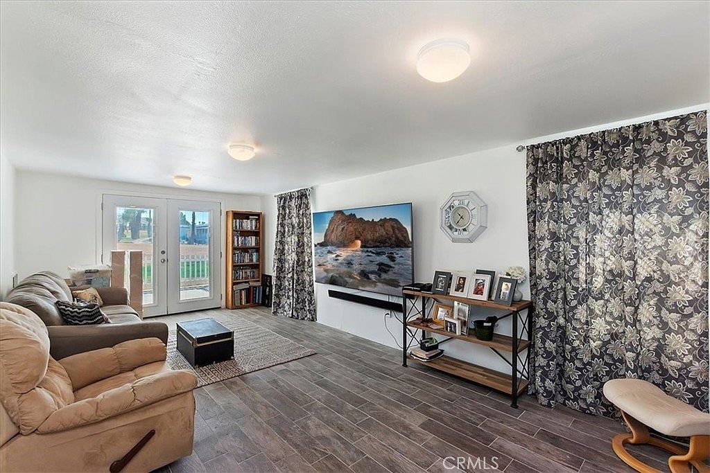 15500 Bubbling Wells Rd SPACE 190 Desert Hot Springs, CA 92240 - Thumbnail 2