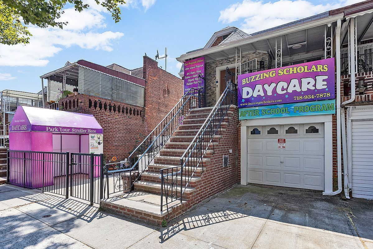 726 Manor Ct Brooklyn, NY 11235 - Thumbnail 2