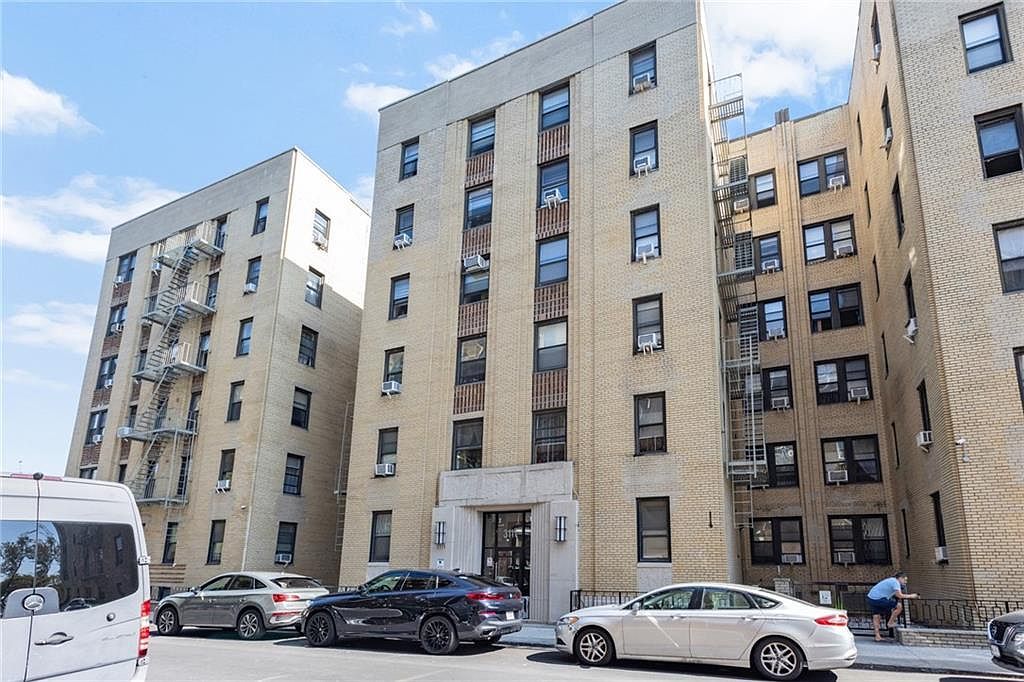 3111 Brighton 1st Pl APT 6I Brooklyn, NY 11235 - Thumbnail 2