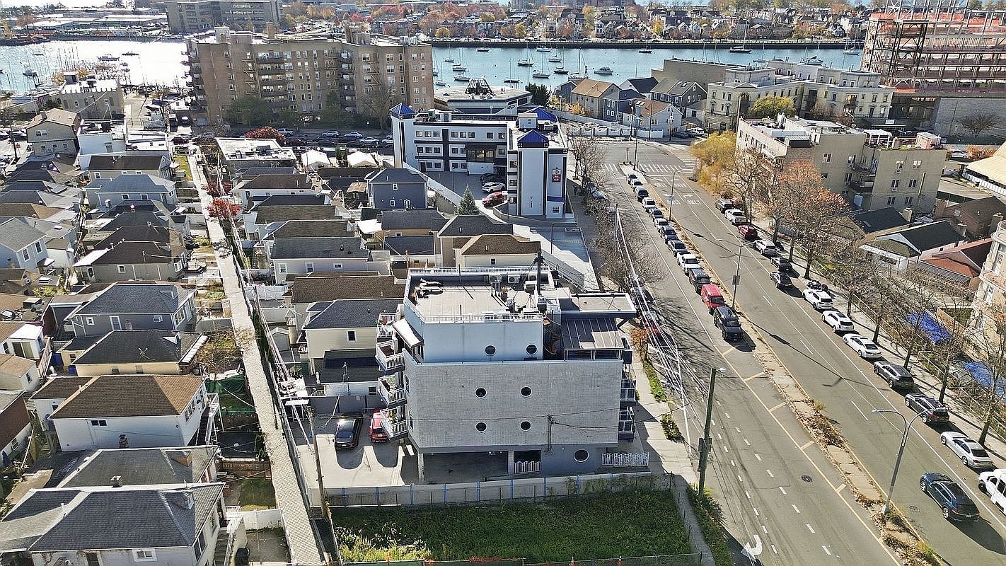 4051 Nostrand Ave APT 3 Brooklyn, NY 11235 - Thumbnail 2