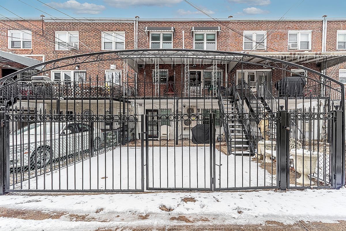 2721 Batchelder St Brooklyn, NY 11235 - Thumbnail 2