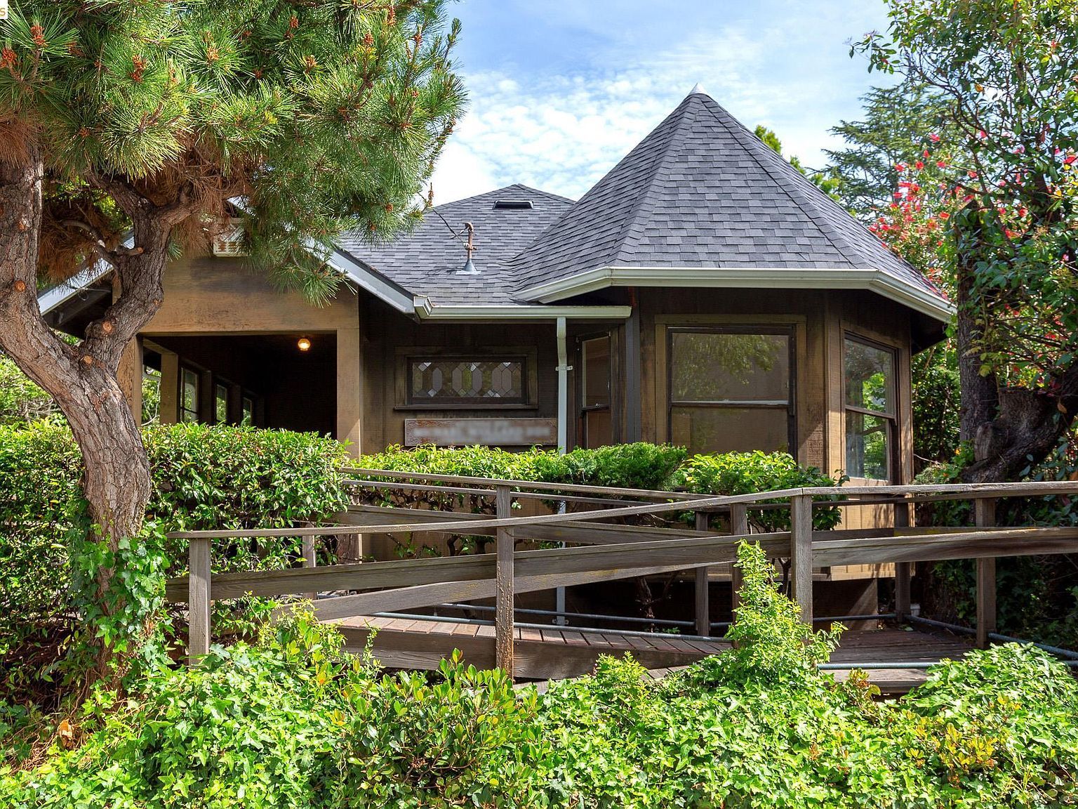 42 Linda Ave Oakland, CA 94611  | Single Family