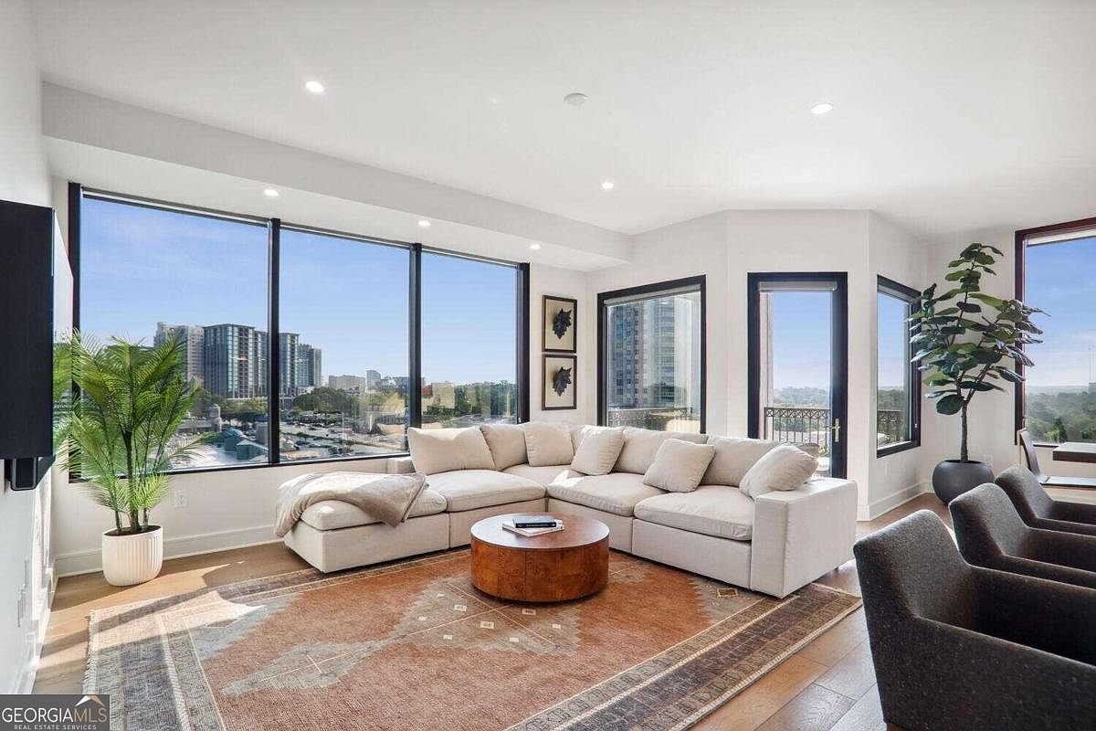 2828 Peachtree Rd NW APT 1002 Atlanta, GA 30305 - Thumbnail 2