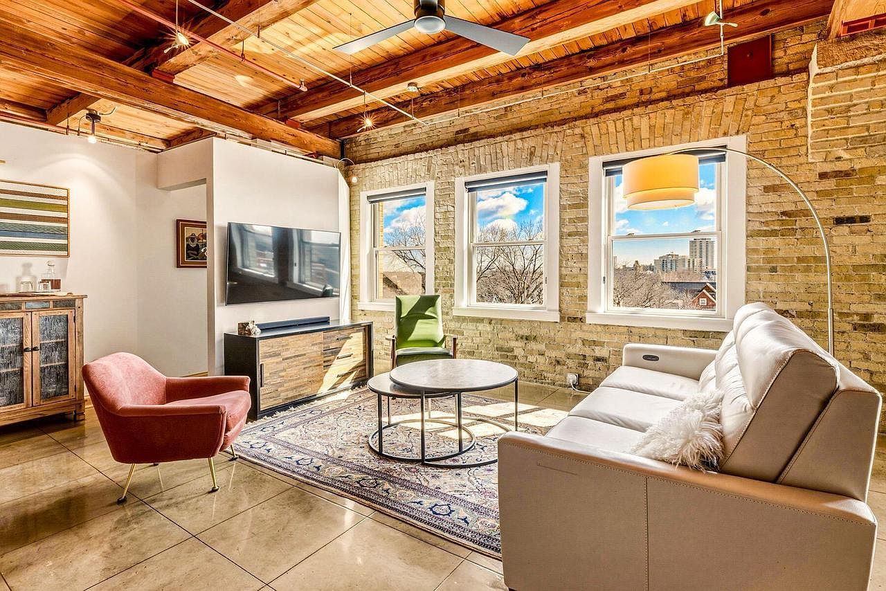 904 E Pearson St Unit 501 Milwaukee, WI 53202  | Condominium