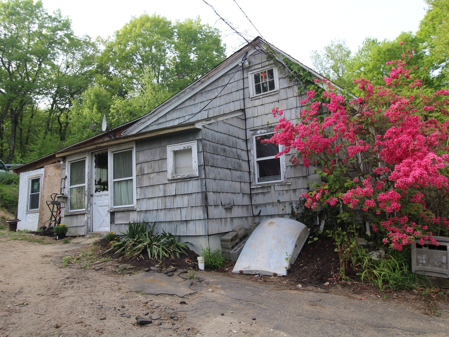 51 Grassy Rd Bristol, CT 06010 - Thumbnail 2