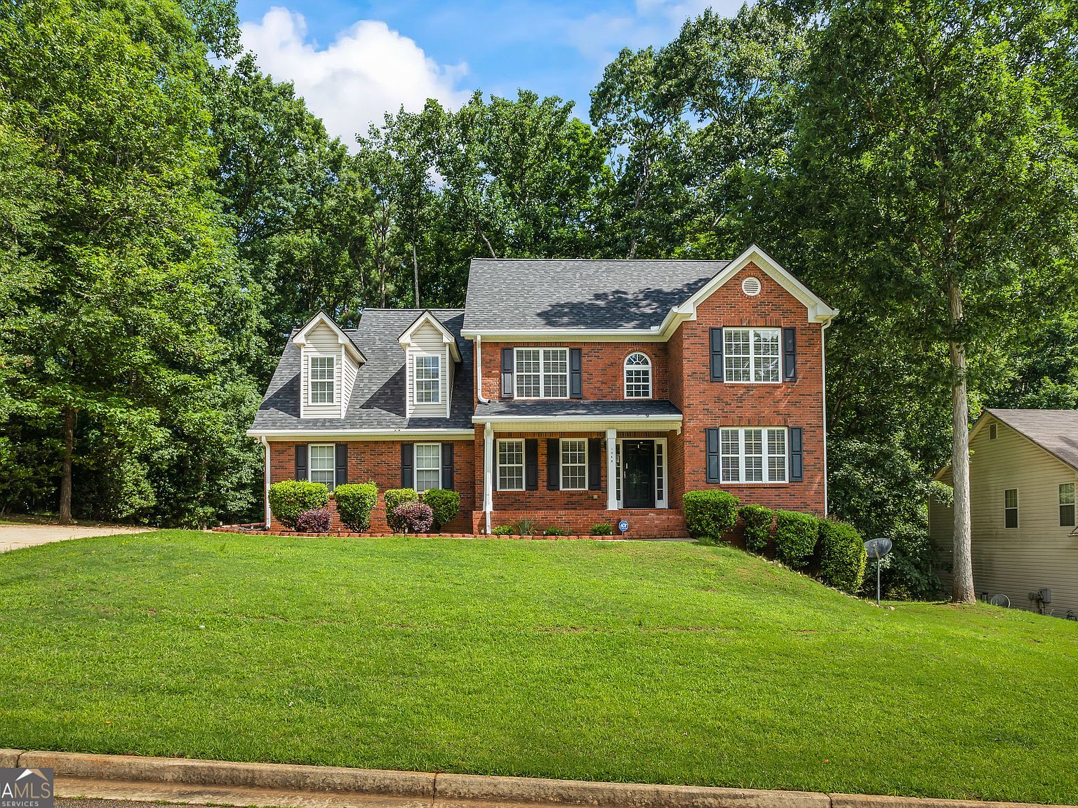 1048 Falls Brooke Dr Conyers, GA 30094 - Thumbnail 2