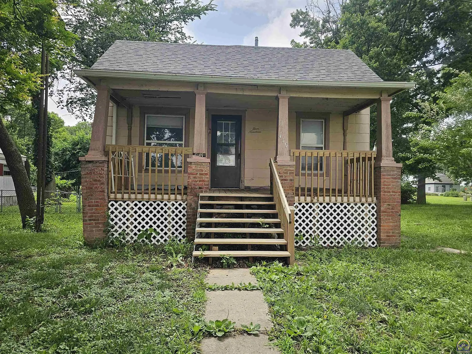 419 N 5th St Madison, KS 66860, 66860