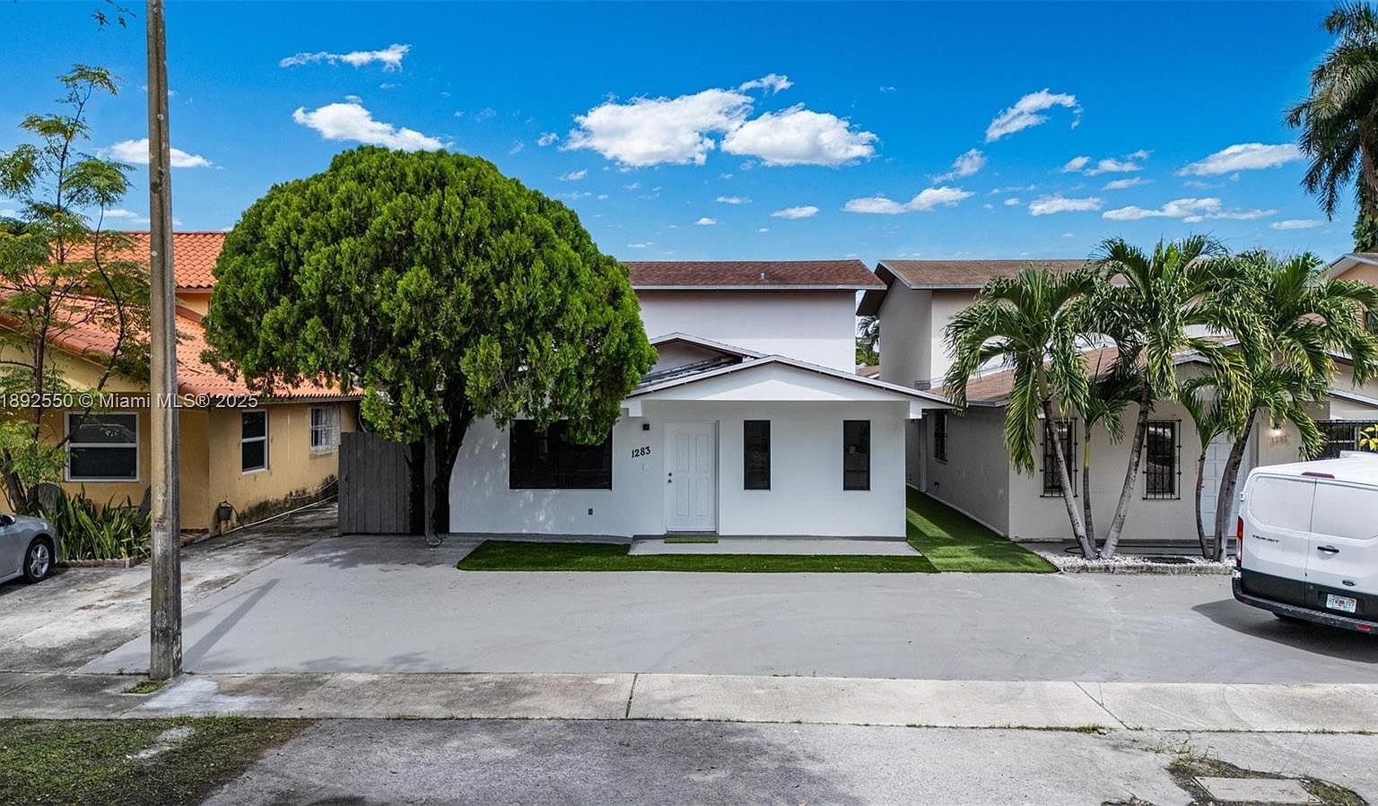 1283 W 42nd St Hialeah, FL 33012 - Thumbnail 2