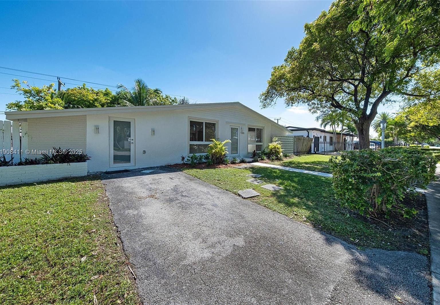 9380 Caribbean Blvd Cutler Bay, FL 33189 - Thumbnail 2