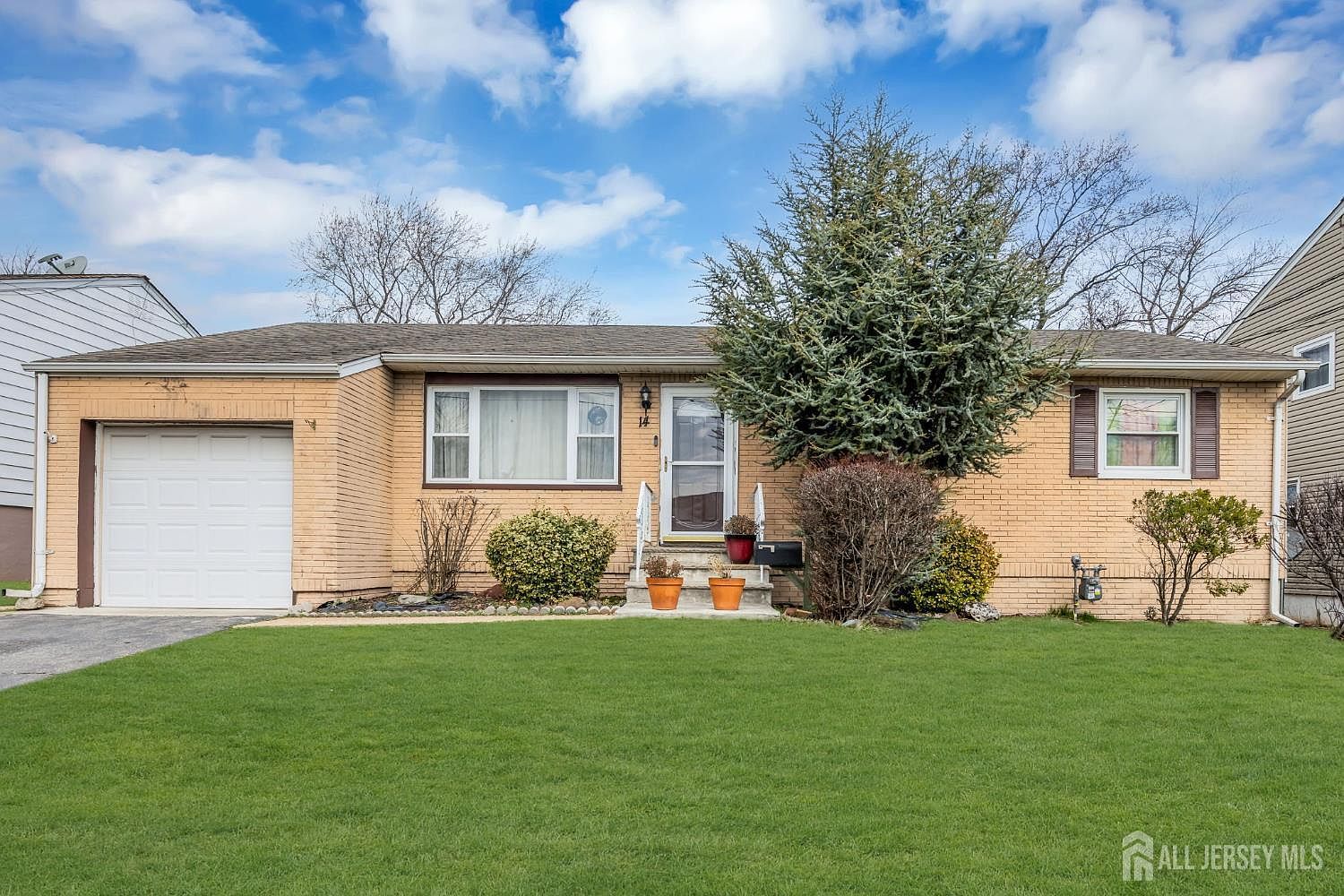 14 Hastings Pl Carteret, NJ 07008  | Single Family