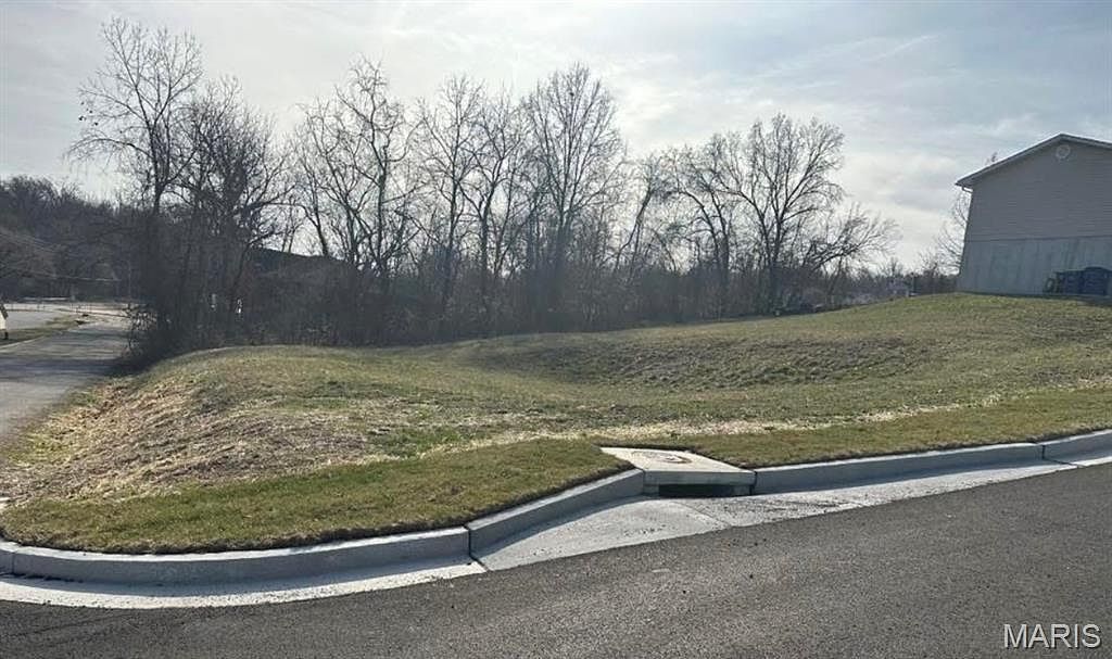 605 E Stone St De Soto, MO 63020  | Land/Lot