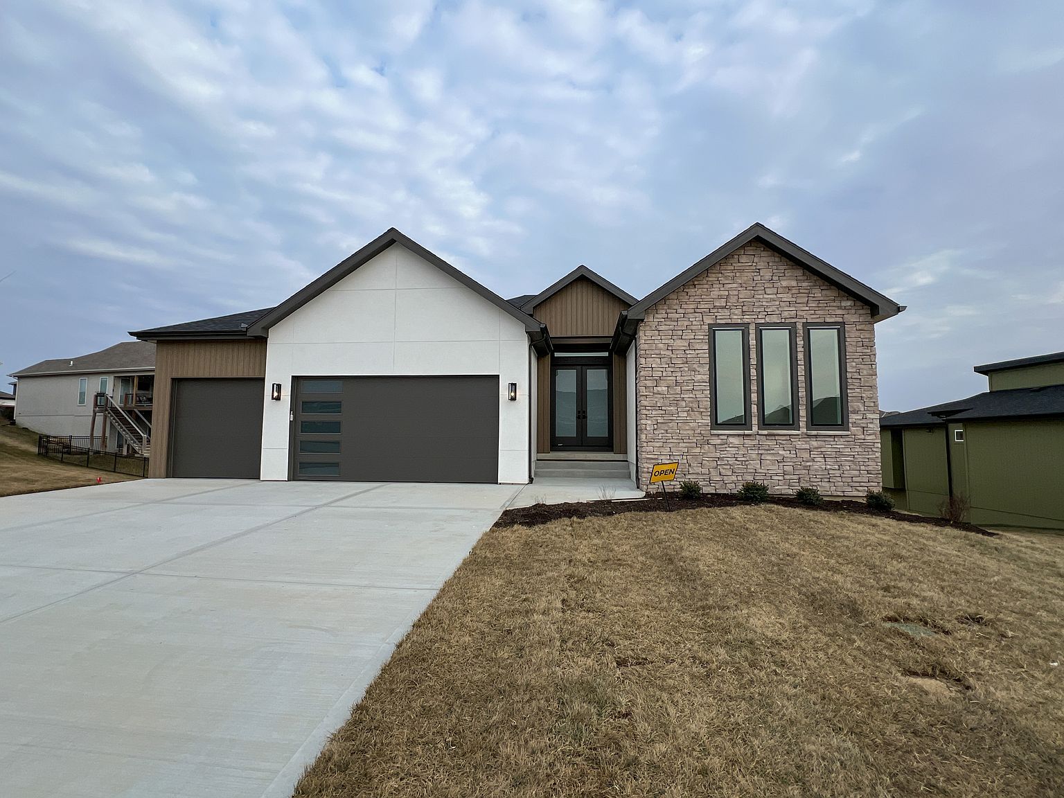 8203 NW 89th Ter Kansas City, MO 64152 - Thumbnail 2