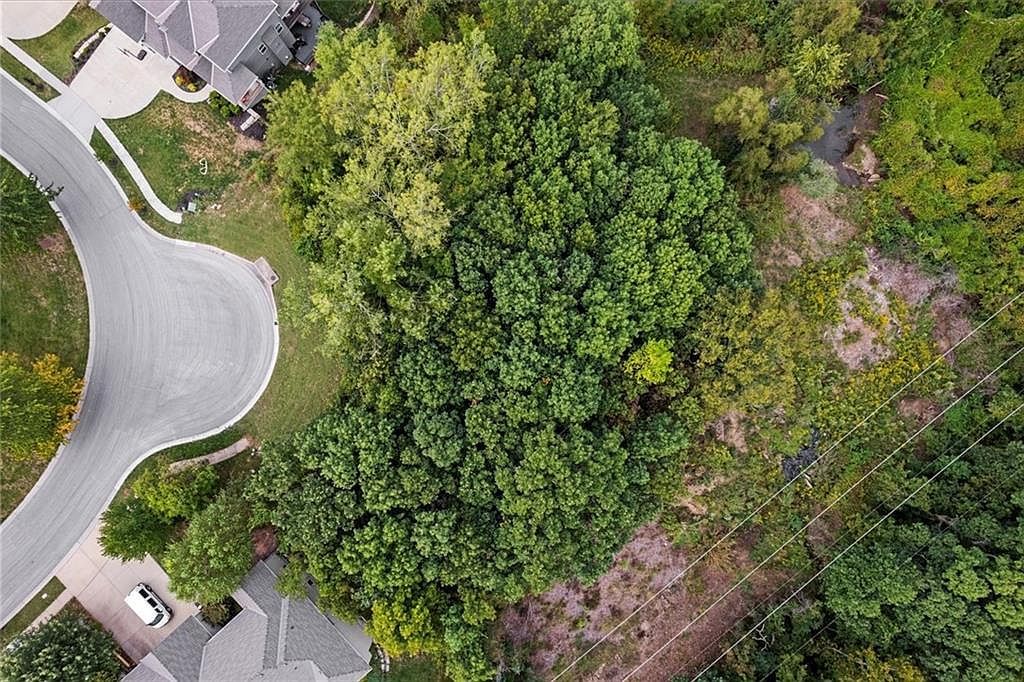 5703 Cottonwood St Shawnee, KS 66216 - Thumbnail 2