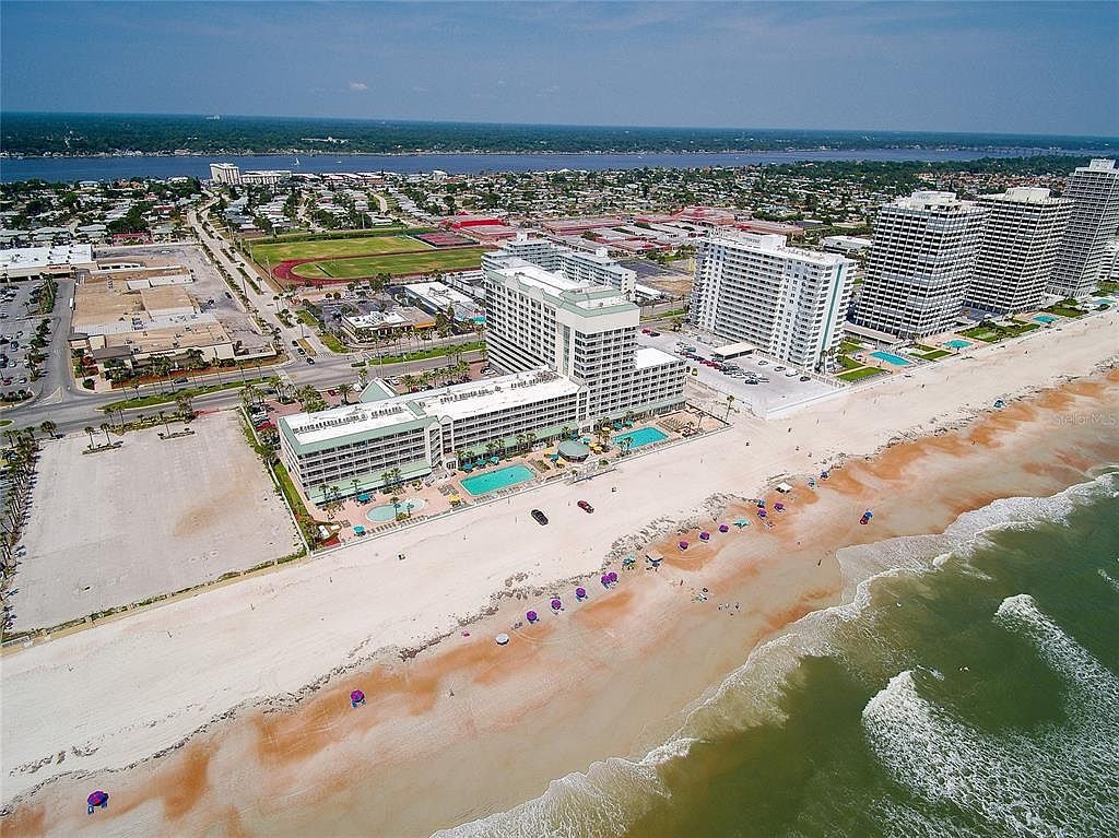 2700 N Atlantic Ave #819 Daytona Beach, FL 32118  | Condominium