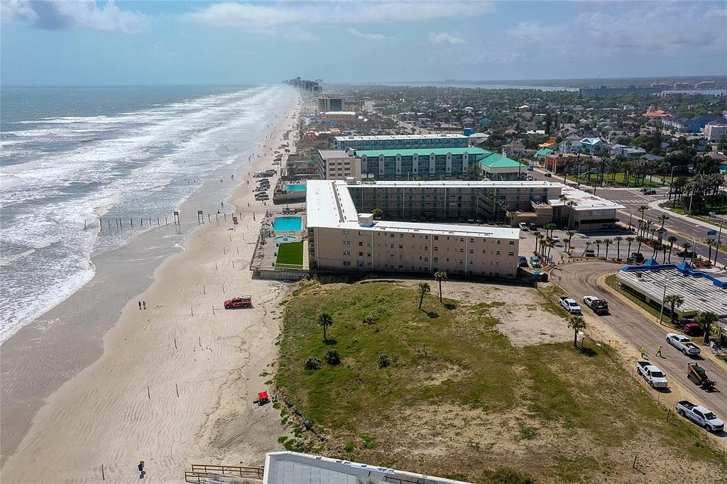 219 S Atlantic Ave #319 Daytona Beach, FL 32118  | Condominium