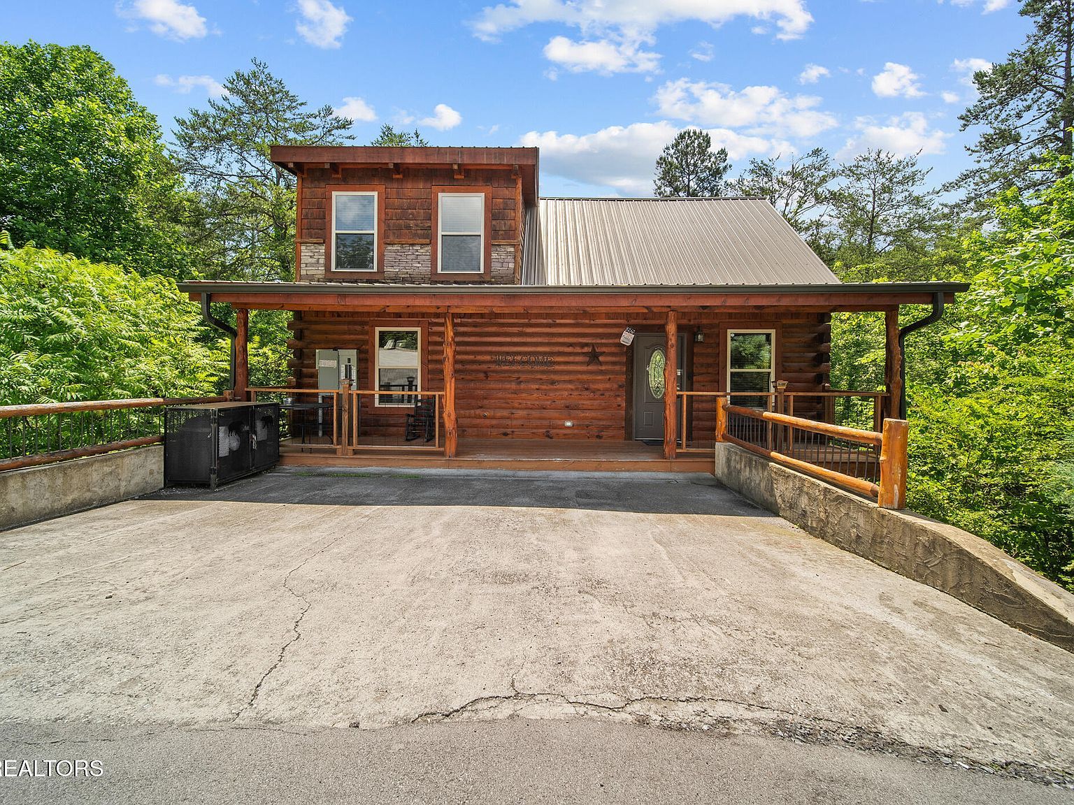 2713 Alps Way Pigeon Forge, TN 37863  | Single Family