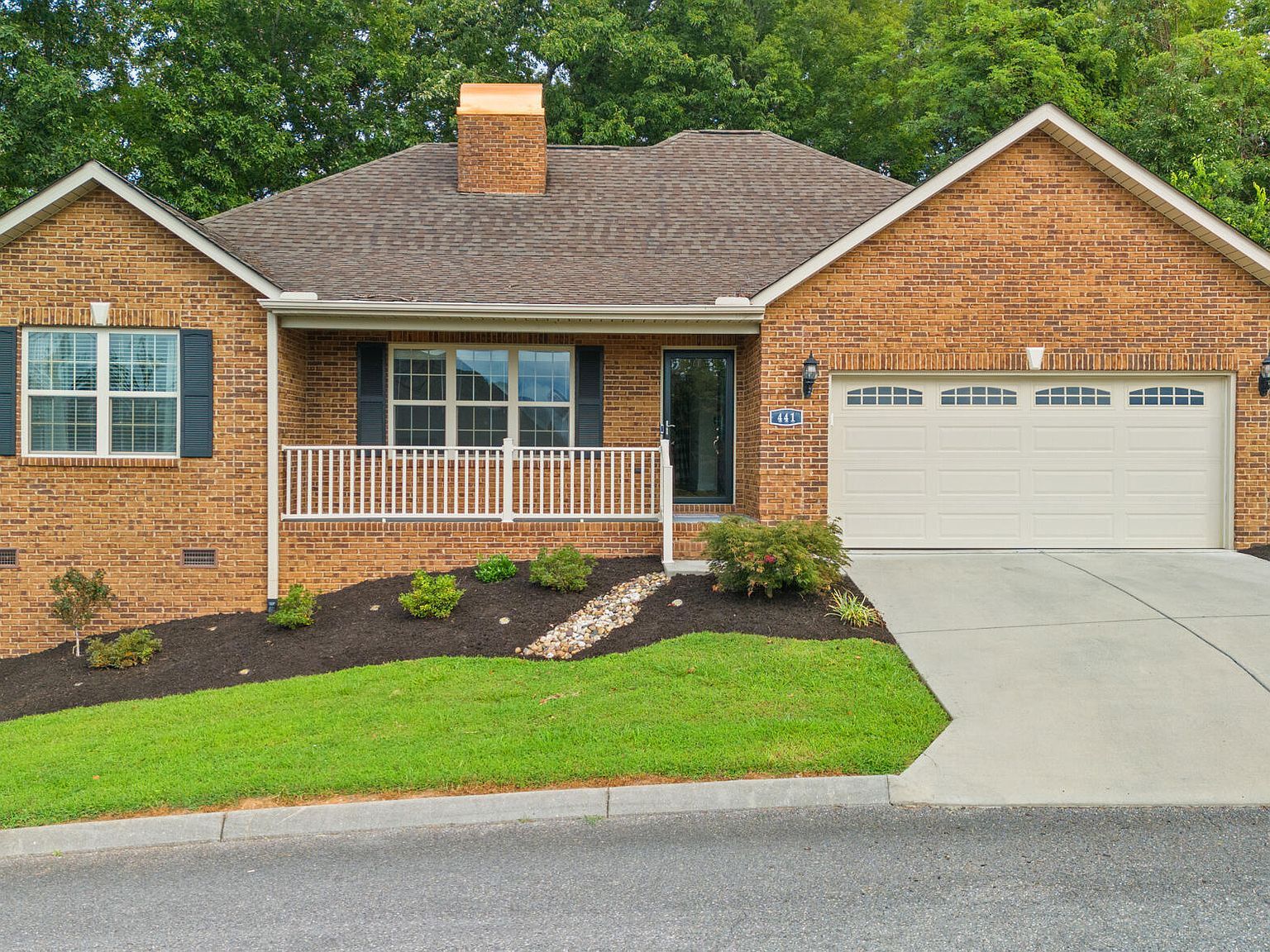 441 Maggie Mack Ln Sevierville, TN 37862 - Thumbnail 2