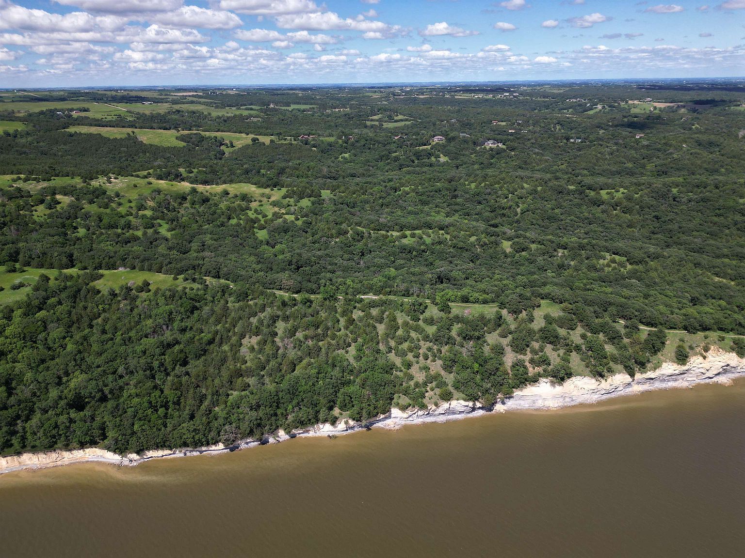 31198 Lake Forest Dr Tabor, SD 57063 - Thumbnail 2