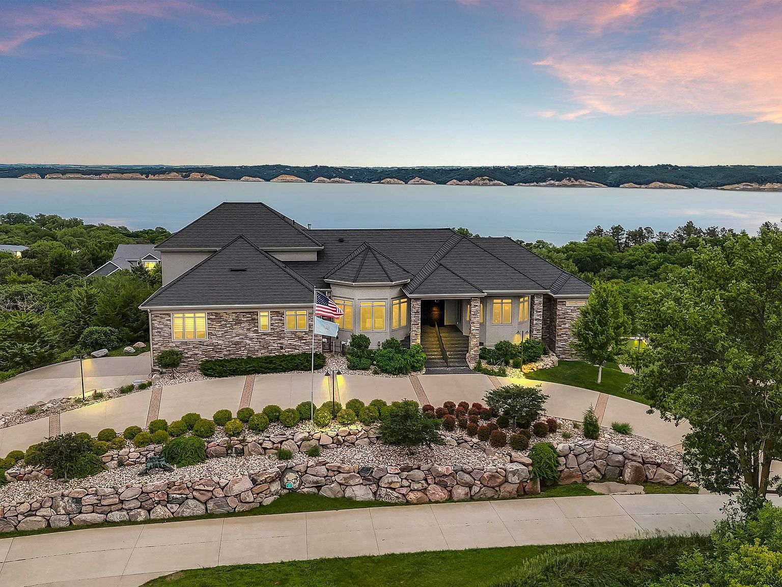 158 Signal Hill Rd Yankton, SD 57078 - Thumbnail 2