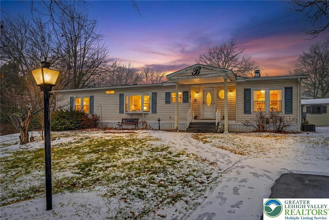 4 Woodsdale Ct Bath, PA 18014 - Thumbnail 2