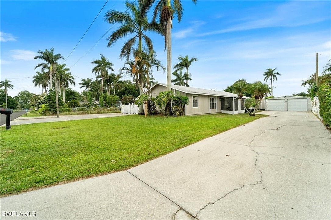 51-55 Lake St North Fort Myers, FL 33903, 33903