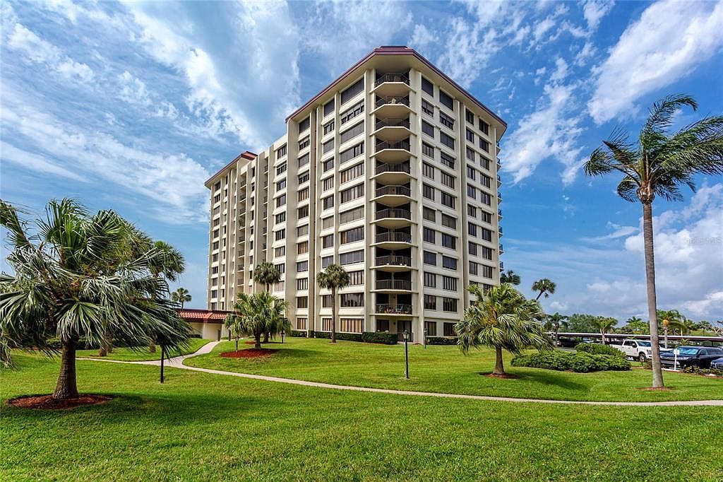 736 Island Way APT 201 Clearwater, FL 33767 - Thumbnail 2
