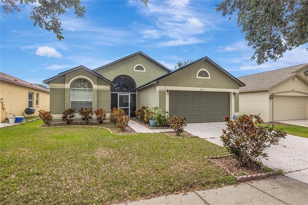 6923 Waterbrook Ct Gibsonton, FL 33534 - Thumbnail 2