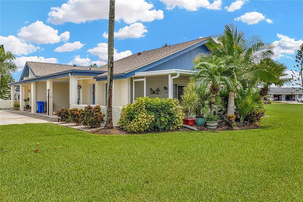 1322 New Bedford Dr Sun City Center, FL 33573 - Thumbnail 2