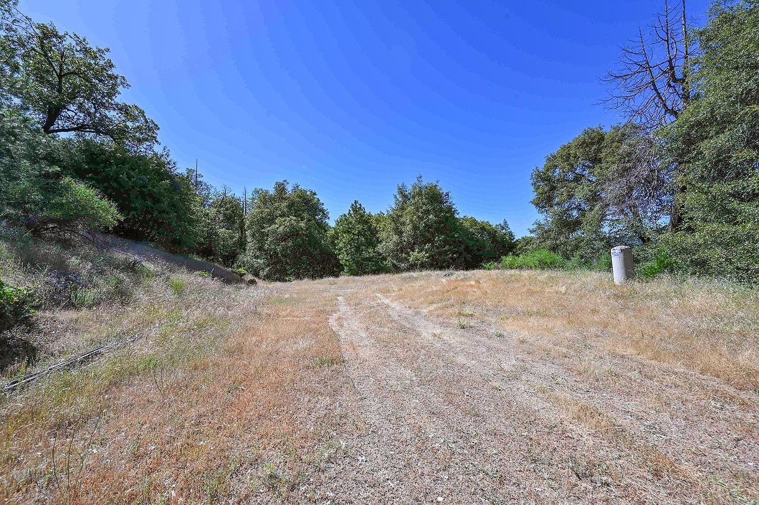 6860 Ant Hill Rd Somerset, CA 95684 - Thumbnail 2