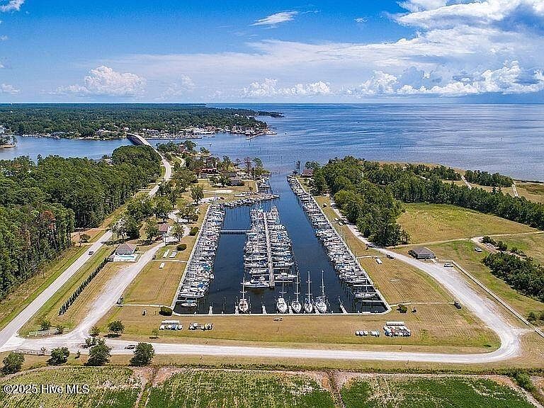 31 Slip Pecan Grove Marina Oriental, NC 28571 - Thumbnail 2