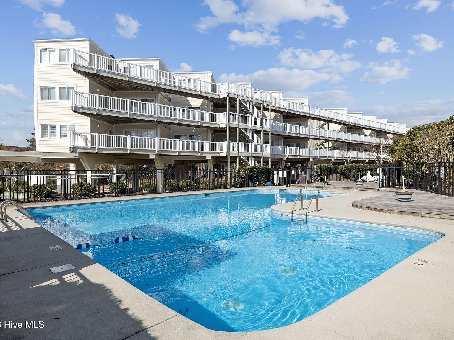 650 Salter Path Rd APT 315 Pine Knoll Shores, NC 28512 - Thumbnail 2