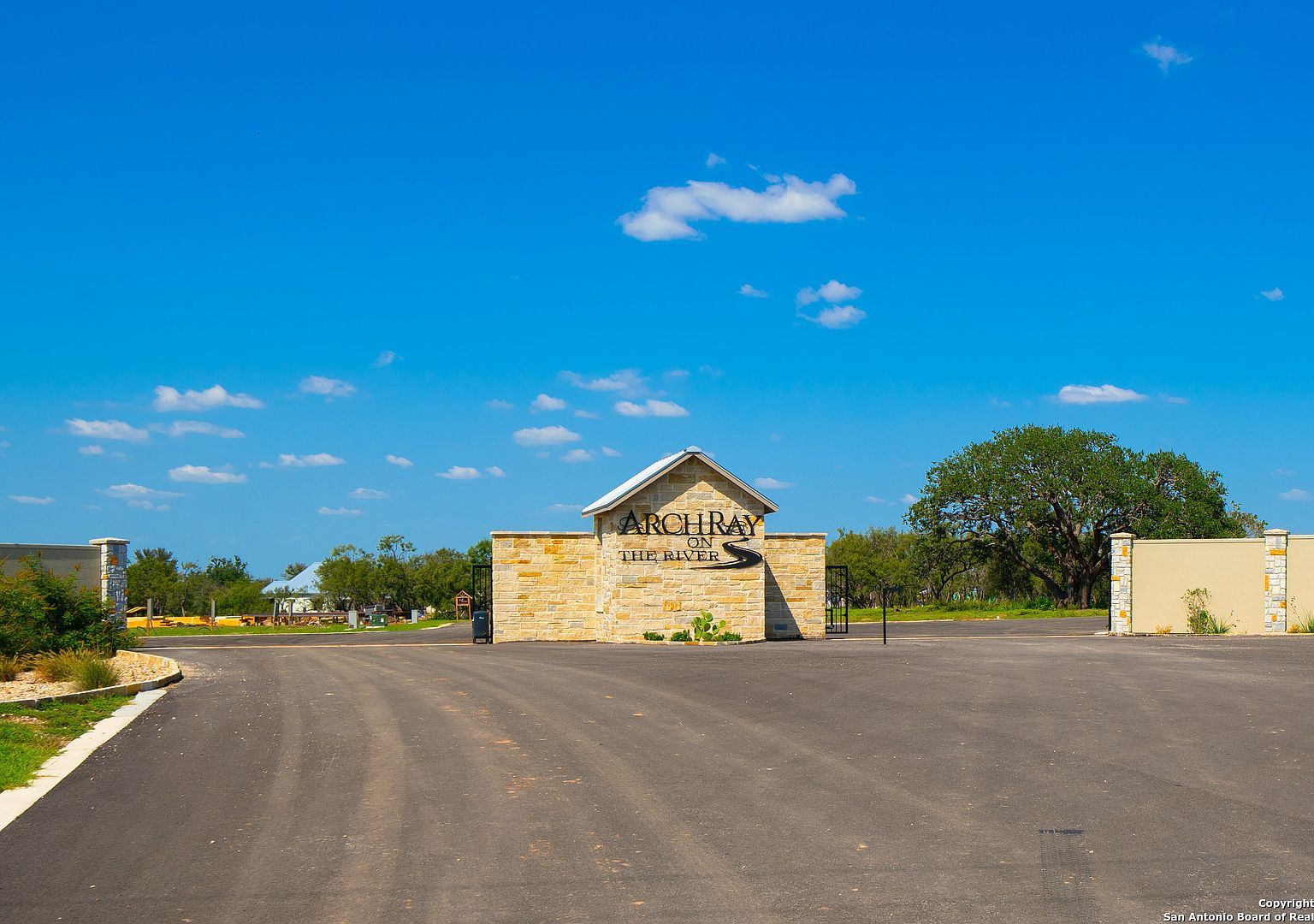 13 Ale Ct Fredericksburg, TX 78624 - Thumbnail 2