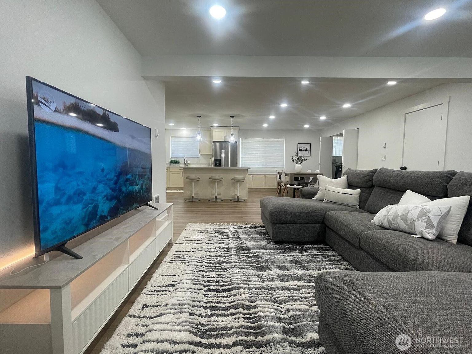 3730 SW 99th St Seattle, WA 98126 - Thumbnail 2