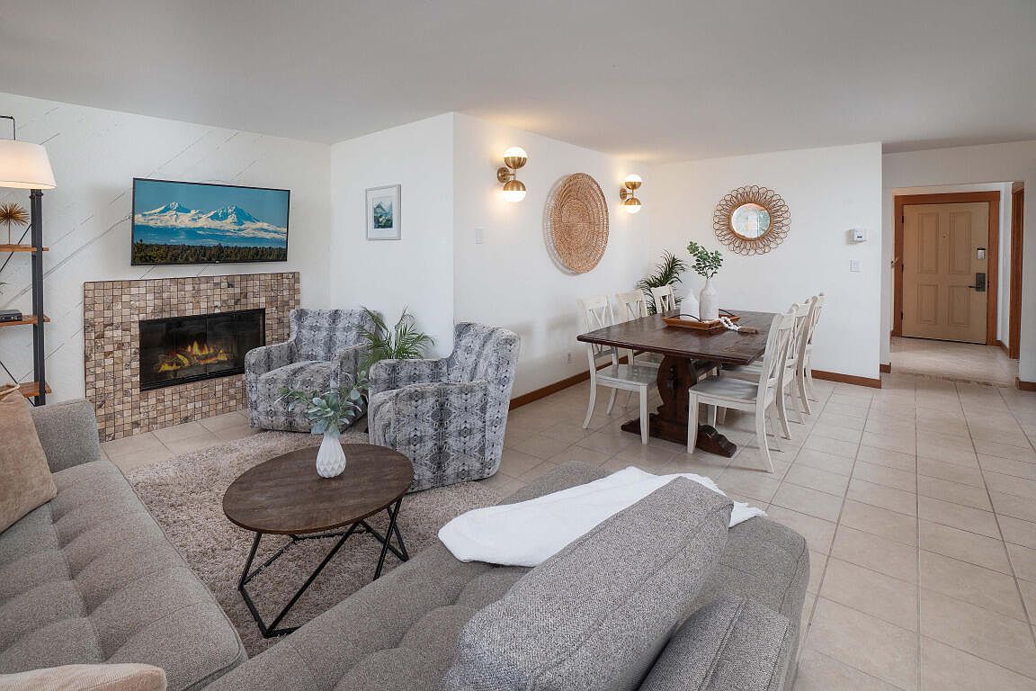 18575 SW Century Dr #1013 Bend, OR 97702 - Thumbnail 2