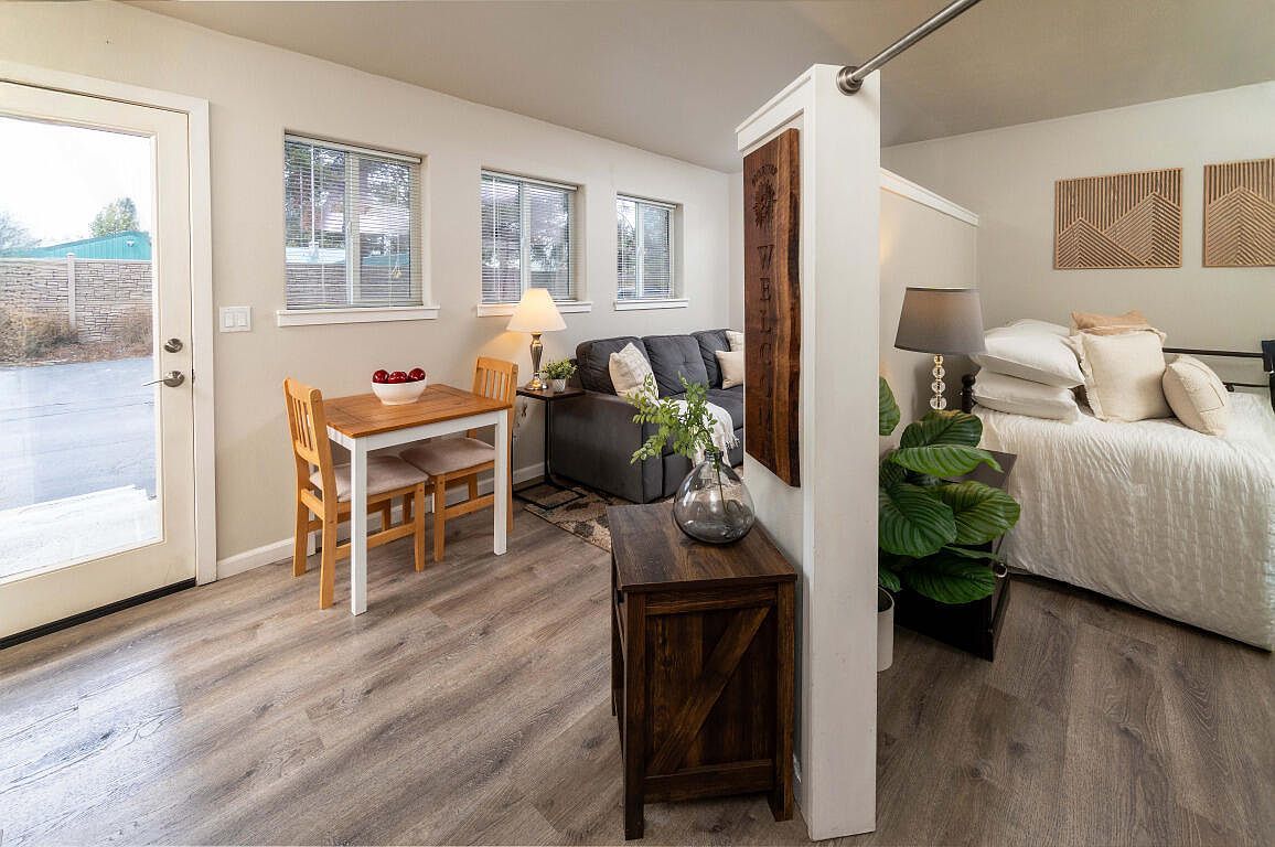 56856 Enterprise Dr #A5 Sunriver, OR 97707 - Thumbnail 2