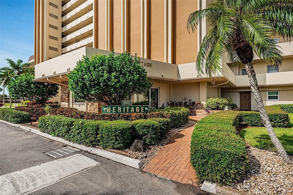 4575 Cove Cir APT 1009 Saint Petersburg, FL 33708 - Thumbnail 2