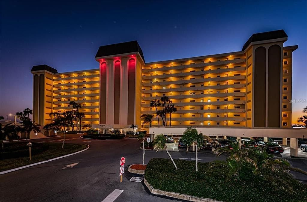 4750 Cove Cir APT 605 Saint Petersburg, FL 33708 - Thumbnail 2