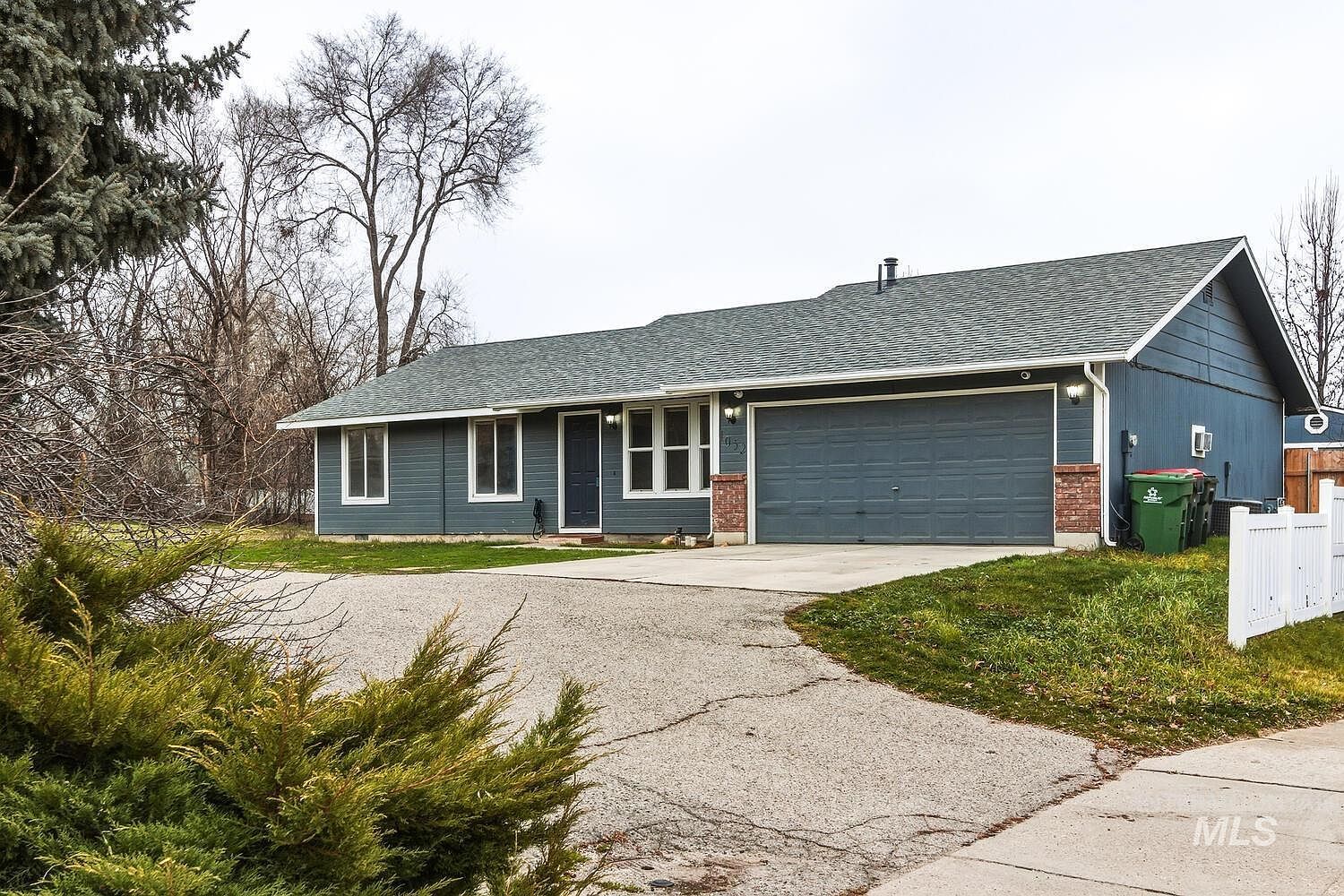 1052 NW 5th St Meridian, ID 83642 - Thumbnail 2