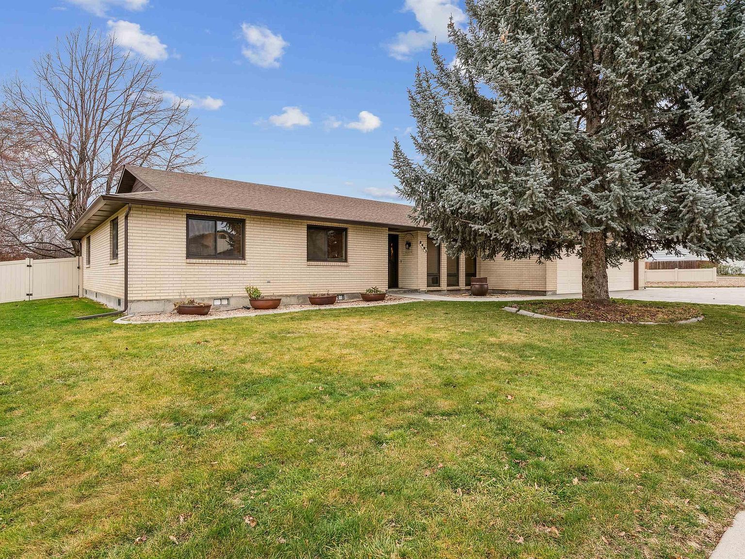 2421 Airport Ave Caldwell, ID 83605 - Thumbnail 2