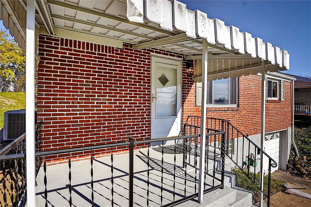 813 Alberta Dr West Mifflin, PA 15122 - Thumbnail 2