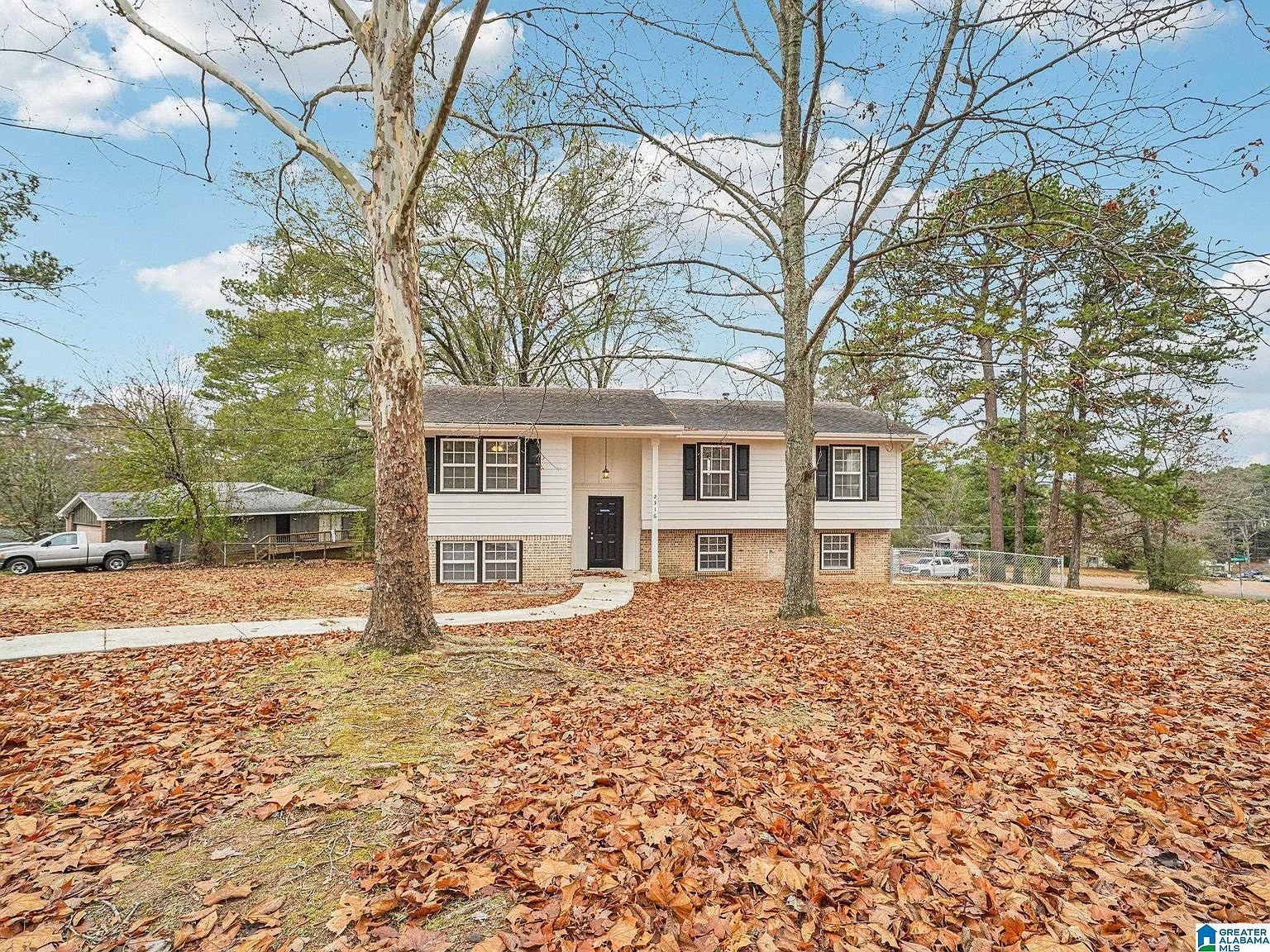 2316 Applewood Dr Birmingham, AL 35215 - Thumbnail 2